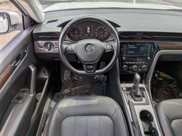 Used 2020 White Volkswagen 2.0T SEL image 17