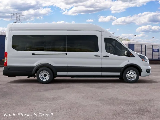 New 2027 Oxford White Ford XLT image 5