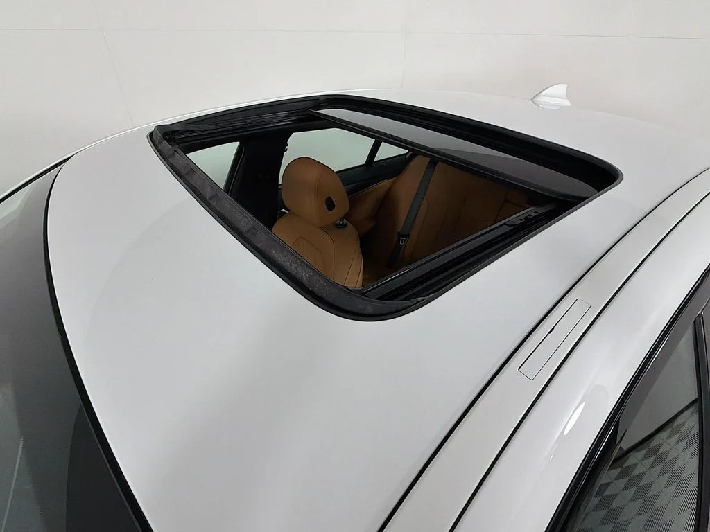 Used 2022 White BMW 530i image 22