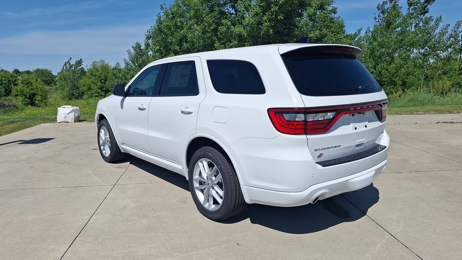 New 2026 White Knuckle Clear-Coat Exterior Paint Dodge GT image 3