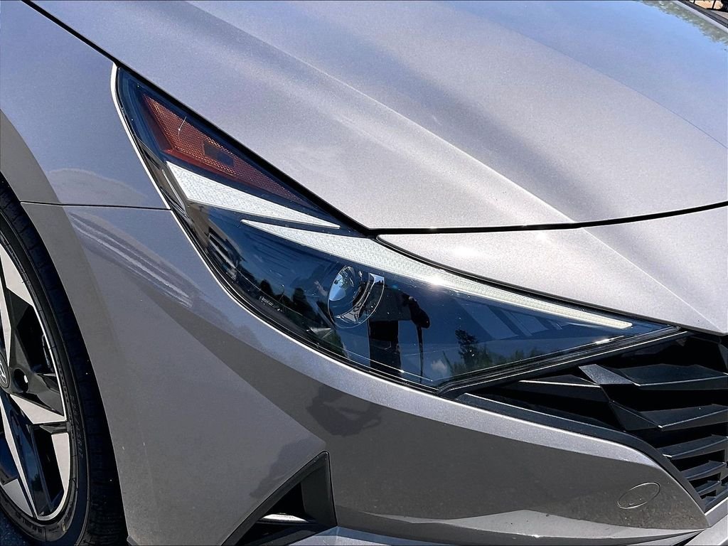 Used 2023 Fluid Metal Hyundai SEL image 30