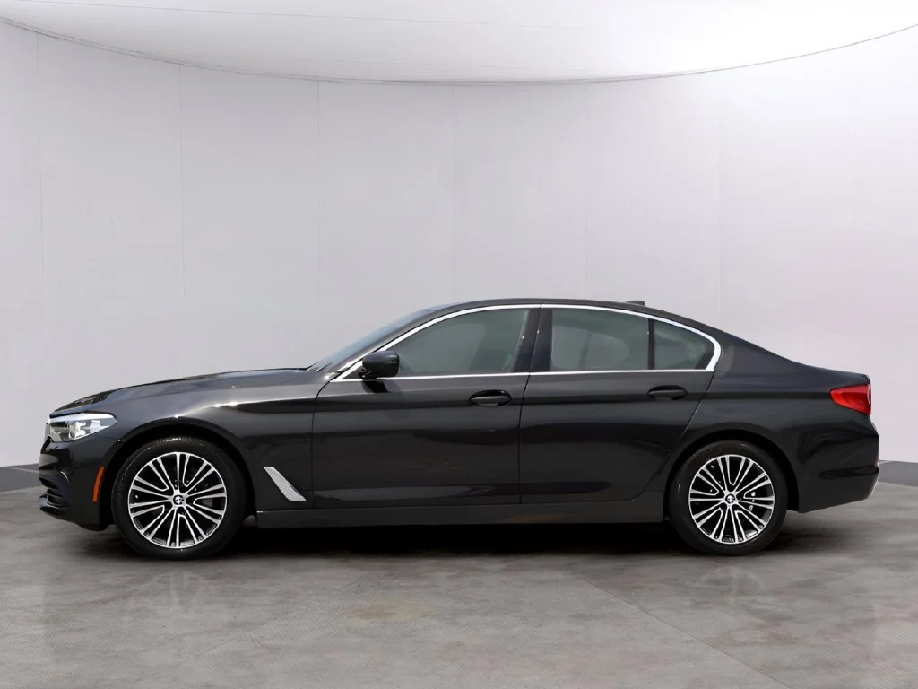 Used 2019 Gray BMW 530i xDrive image 4