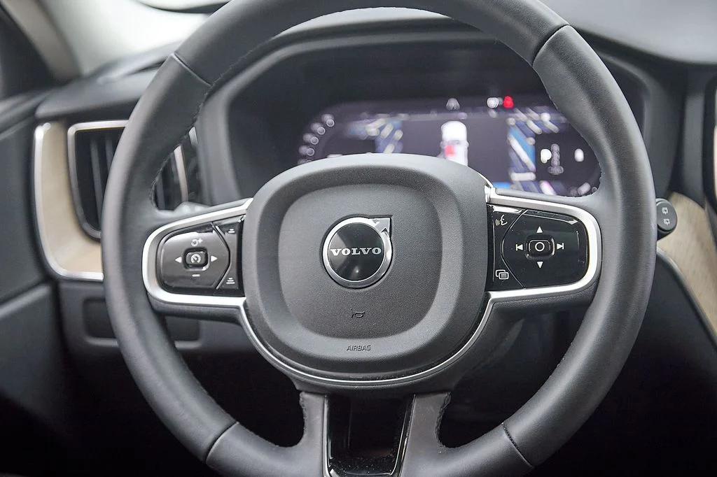 New 2026 Aurora Silver Volvo Plus image 26