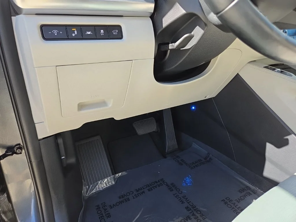 Used 2020 Gray Kia EX image 33