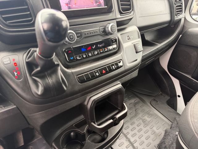 Used 2025 White Ram Base image 23
