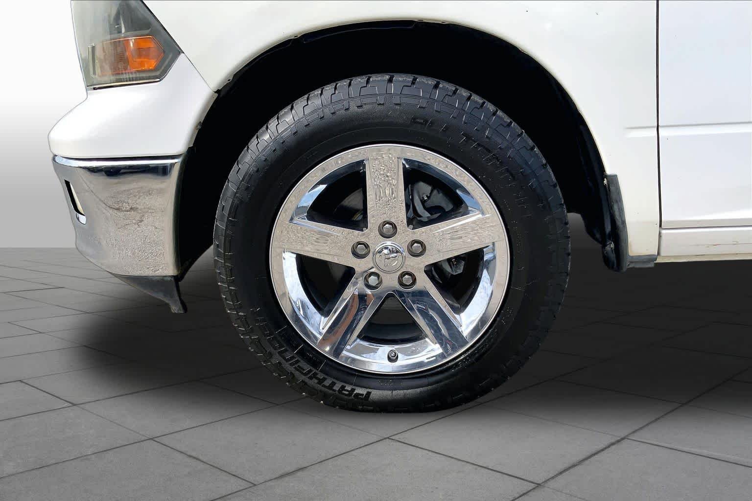 Used 2012 Bright White Ram Lone Star image 10