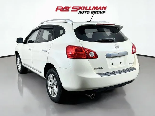 Used 2013 White Nissan SV image 5
