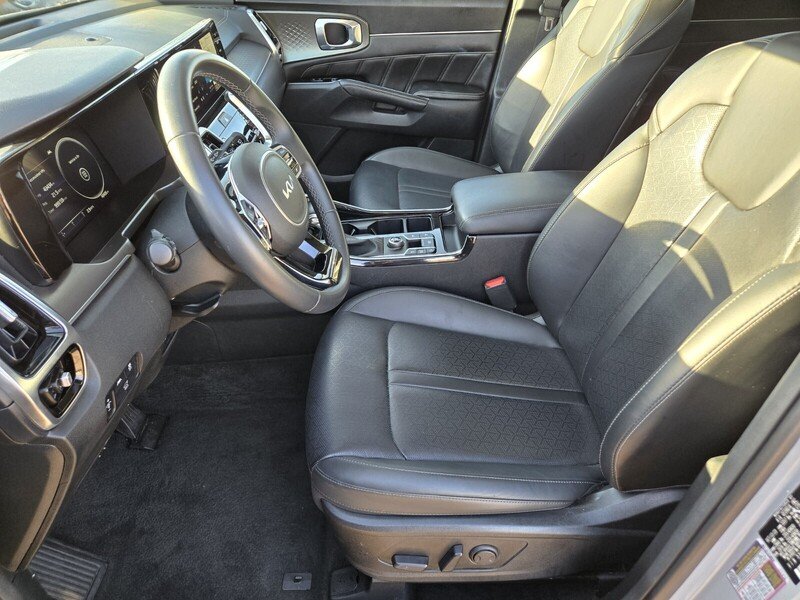 Used 2023 Gray KIA SX FWD image 9