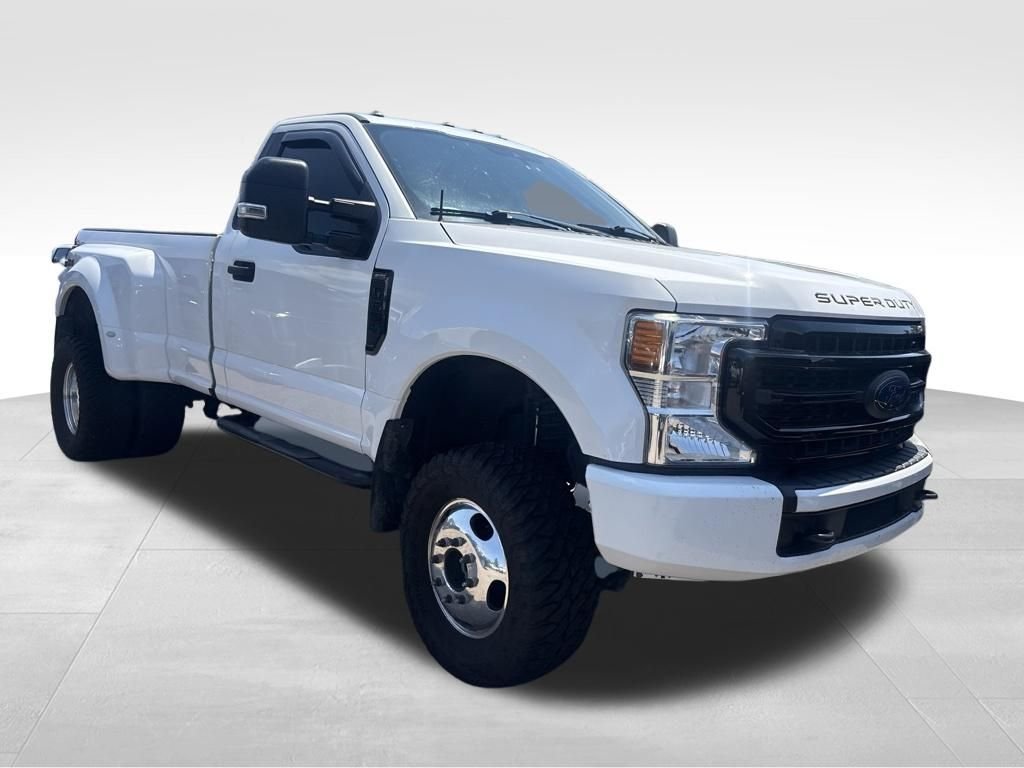 Used 2020 White Ford XL image 4