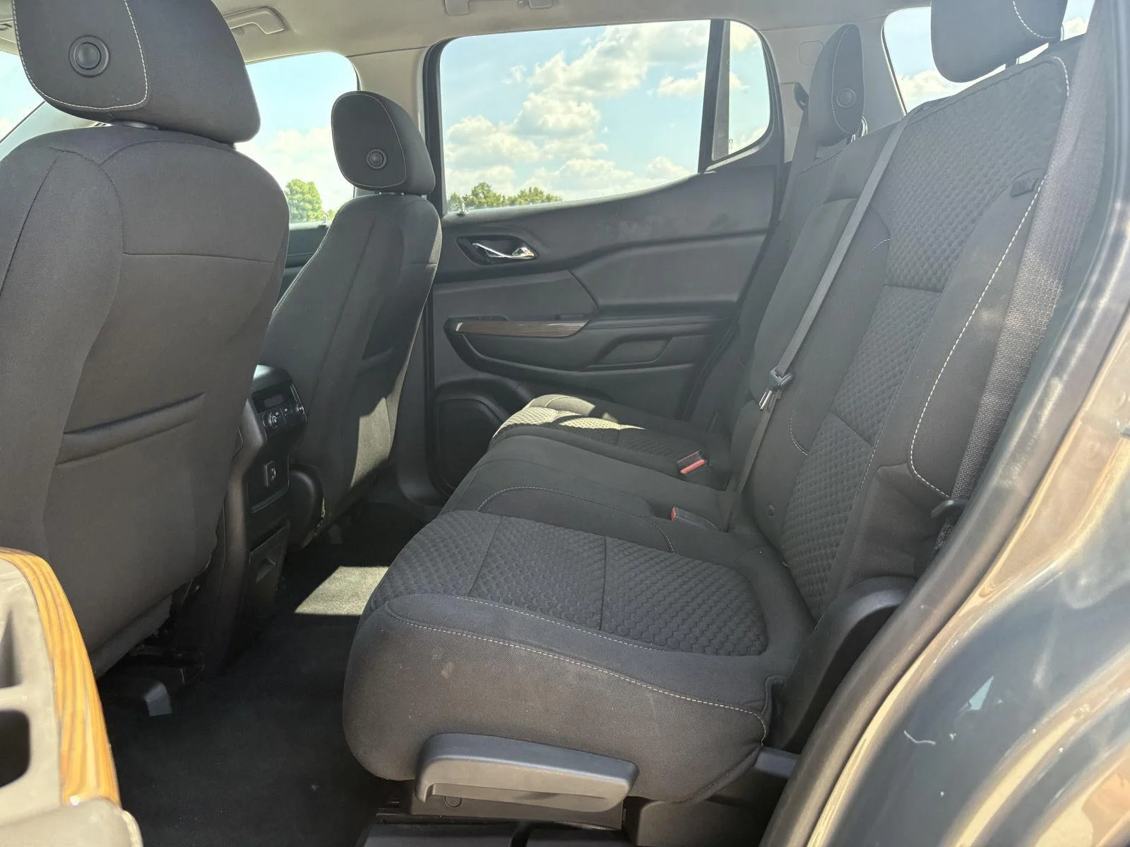 Used 2019 Pepperdust Metallic GMC SLE image 9