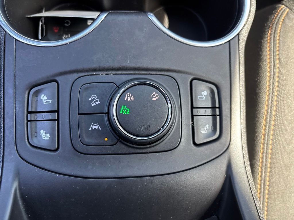 Used 2020 Blue GMC SLE image 31