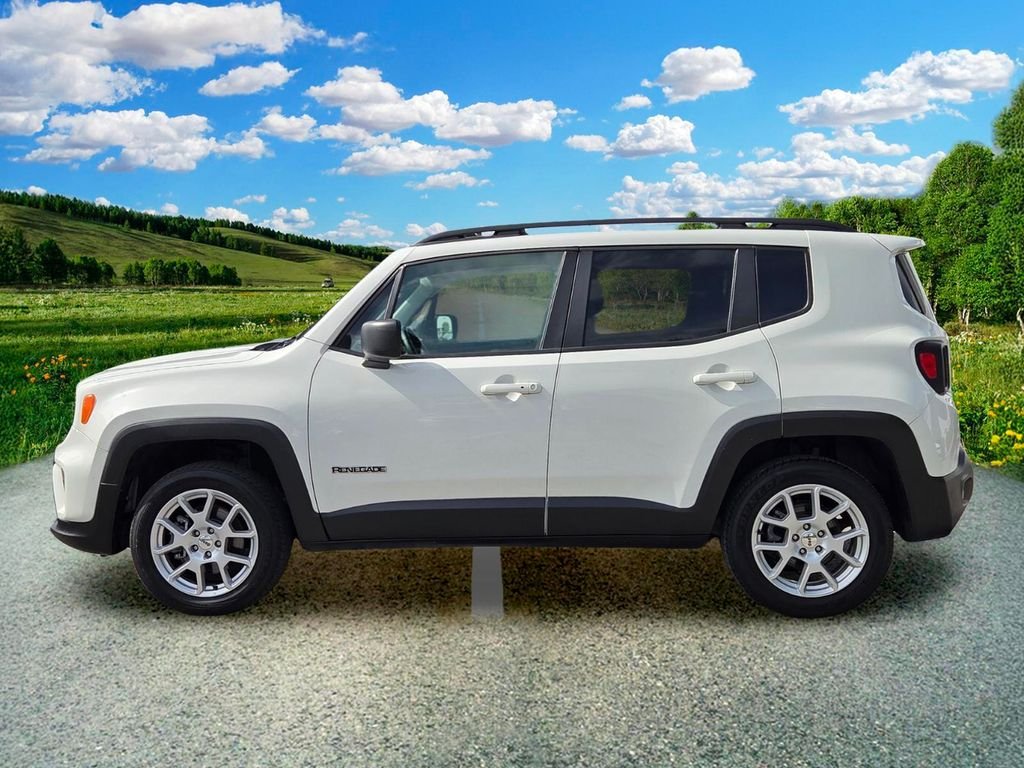 Certified Used 2022 White Jeep Latitude image 3