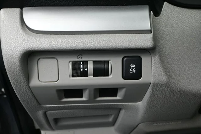 Used 2016 Gray Subaru 2.5i Premium image 29