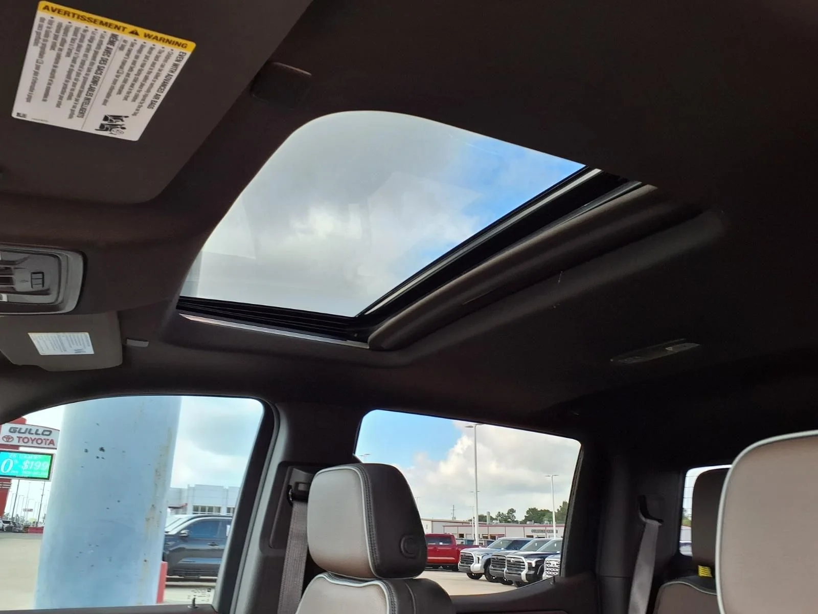 Used 2024 White GMC Denali image 12