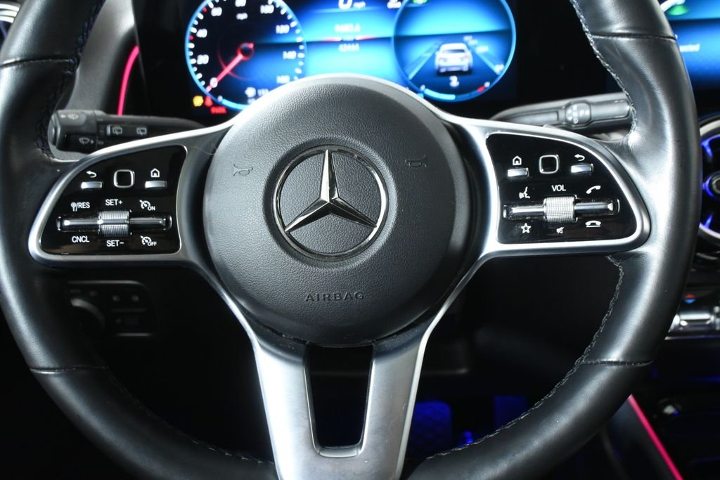 Used 2023 Polar White Mercedes-Benz GLB 250 image 19