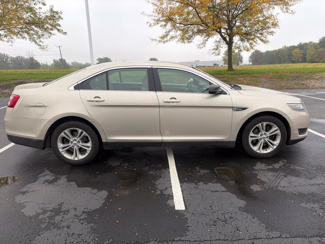 Used 2017 White Gold Metallic Ford SE image 7