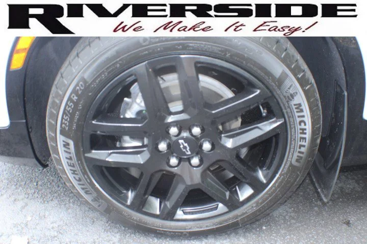 Used 2023 Iridescent Pearl Tricoat Chevrolet RS image 5