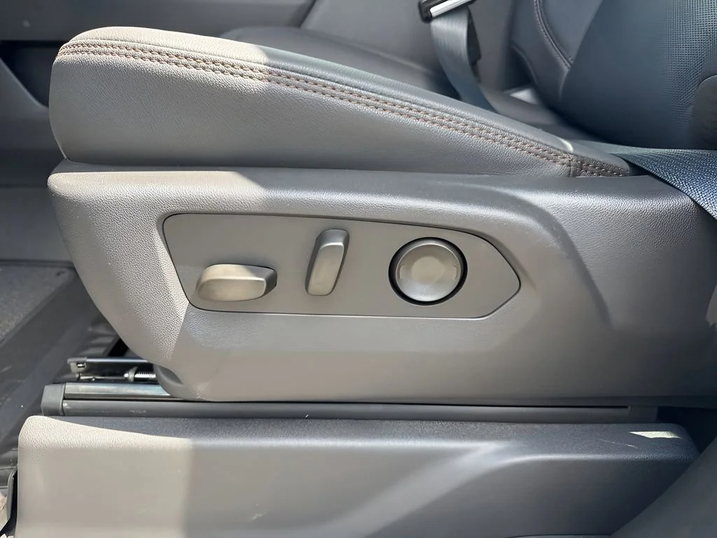 New 2026 Sterling Metallic GMC AT4 image 10