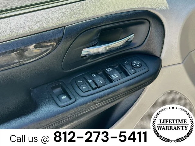 Used 2016 Silver Dodge SE image 16