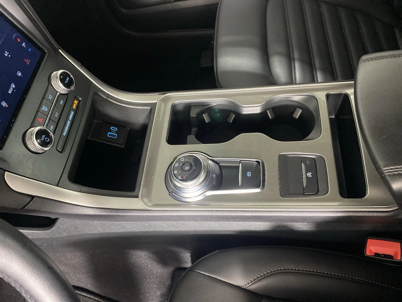 Used 2024 Agate Black Ford SEL image 25