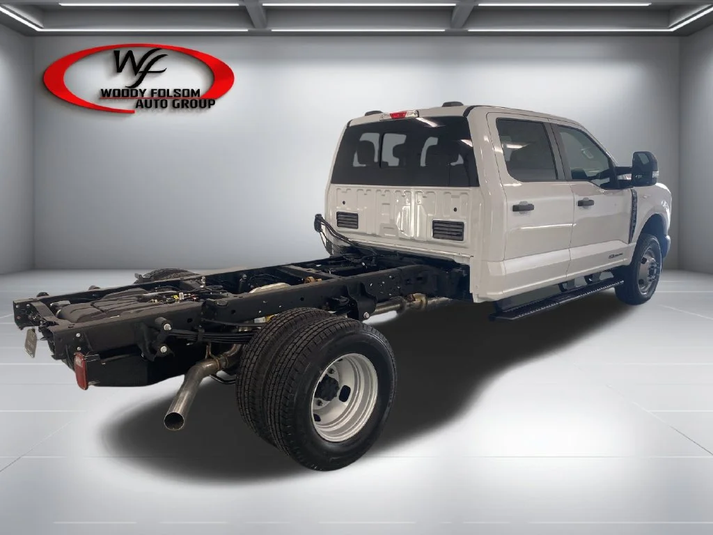 New 2027 Oxford White Ford F-350® XL image 7