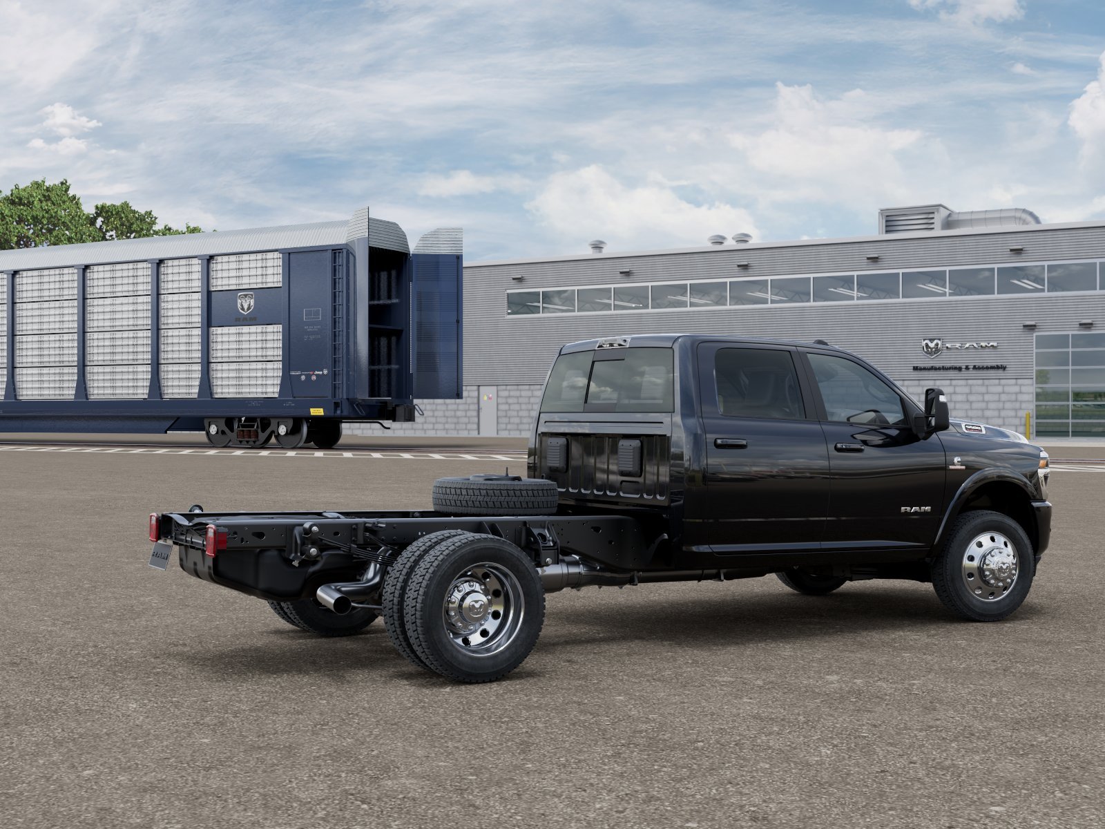 New 2026 Diamond Black Crystal Pearl-Coat Exterior Paint RAM TRADESMAN image 2