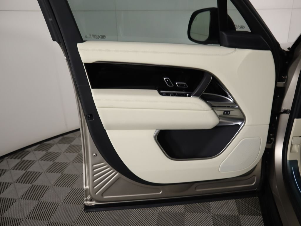 New 2026 Batumi Gold Land Rover SE image 25
