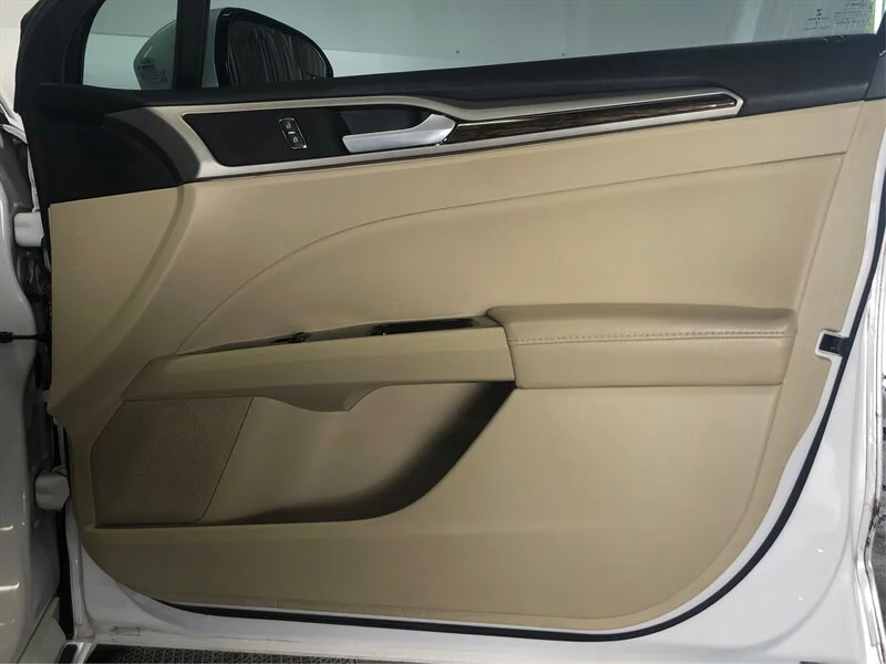 Used 2013 Oxford White Ford SE Hybrid image 16