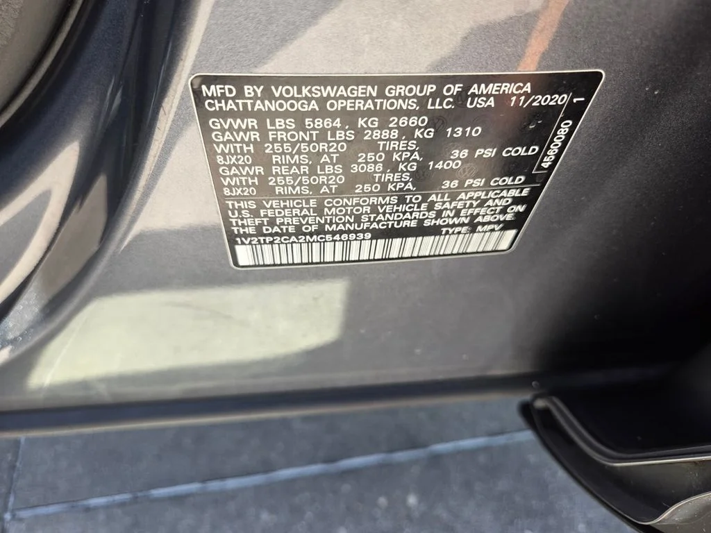 Certified Used 2021 Gray Volkswagen 2.0T SEL Premium image 34