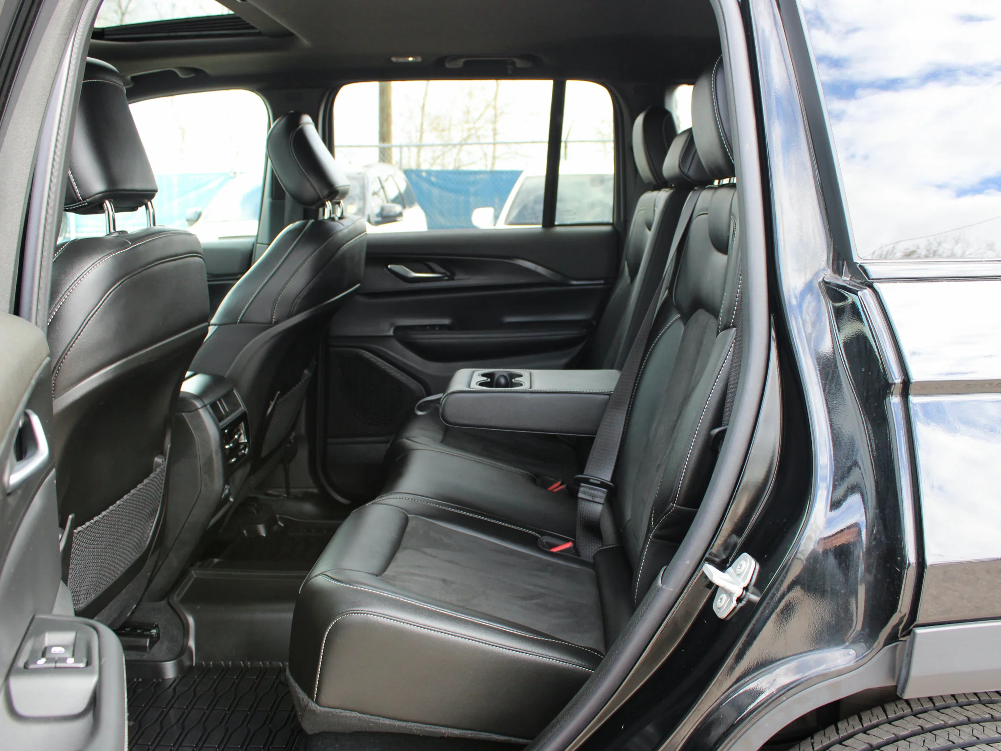 Certified Used 2025 Black Jeep Altitude * V6 | Heated Seats | Trailer Tow Package  | Wireless Charger | Sunroof | Adaptive Cruise image 17