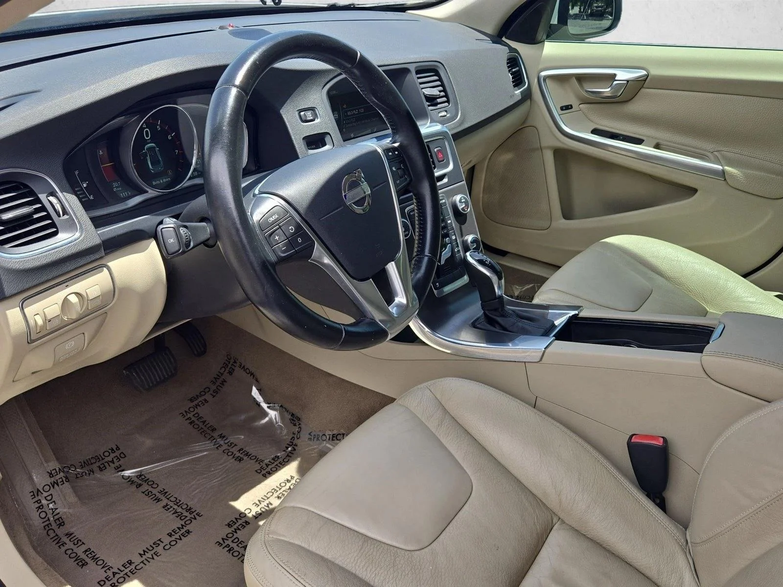 Used 2014 Ice White Volvo T5 Premier image 10