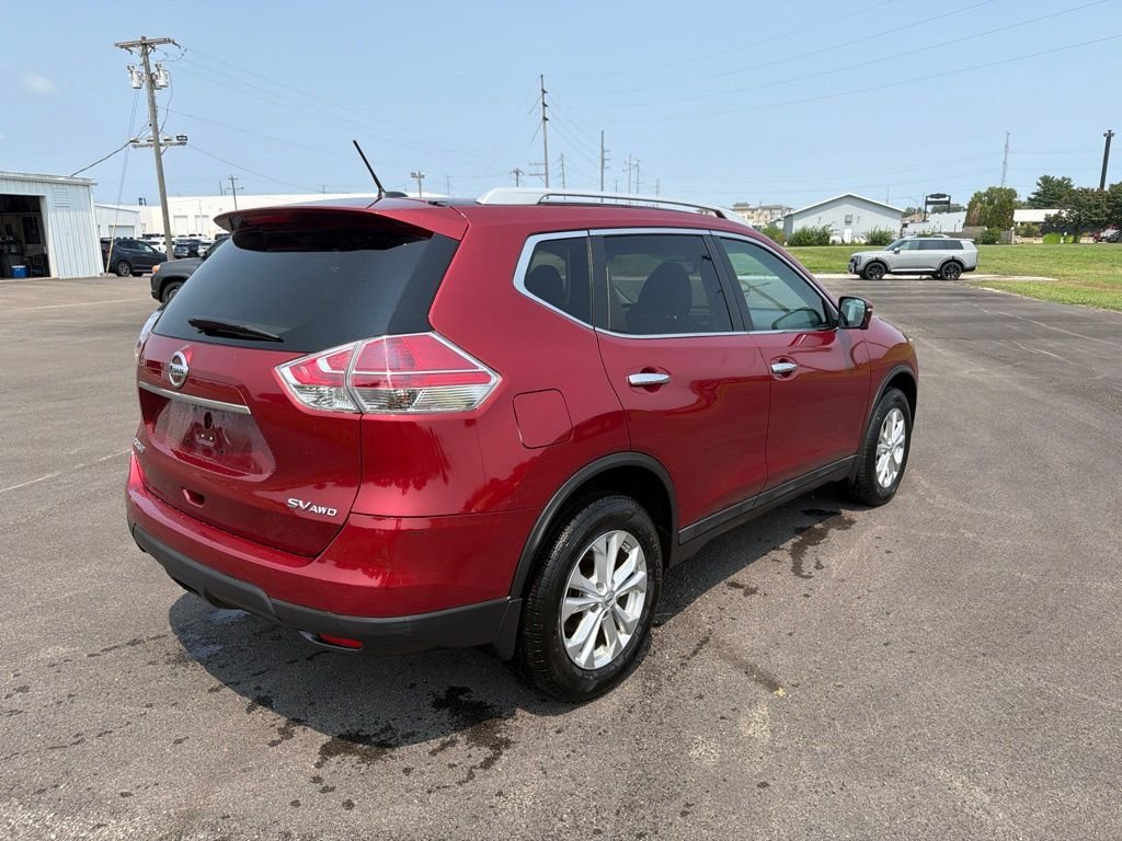 Used 2015 Cayenne Red Nissan SV image 5