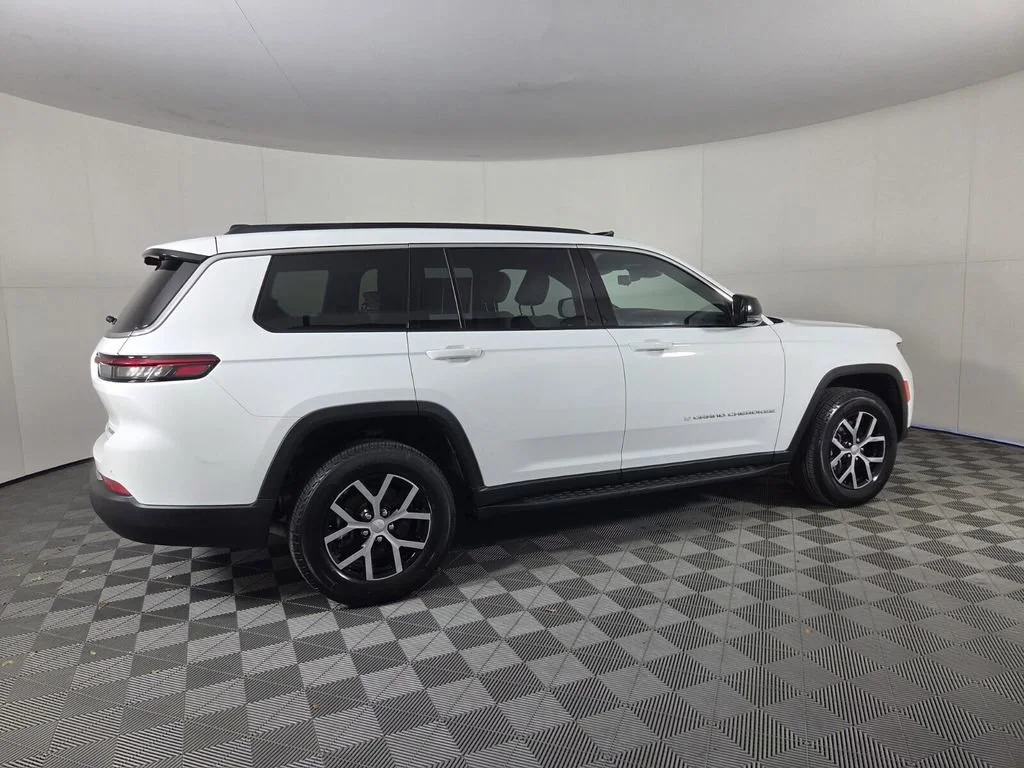 Certified Used 2025 Bright White Clearcoat Jeep Limited image 6