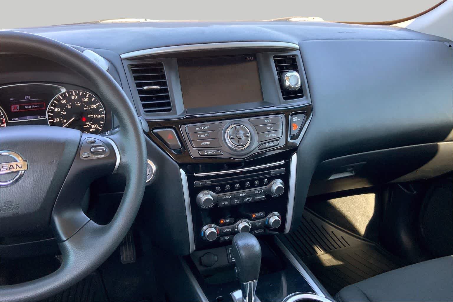Used 2020 Glacier White Nissan S image 7