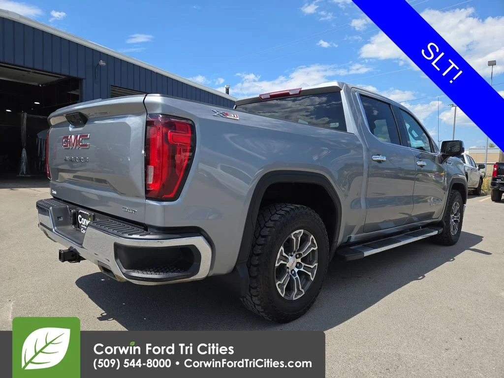 Used 2023  GMC SLT image 13