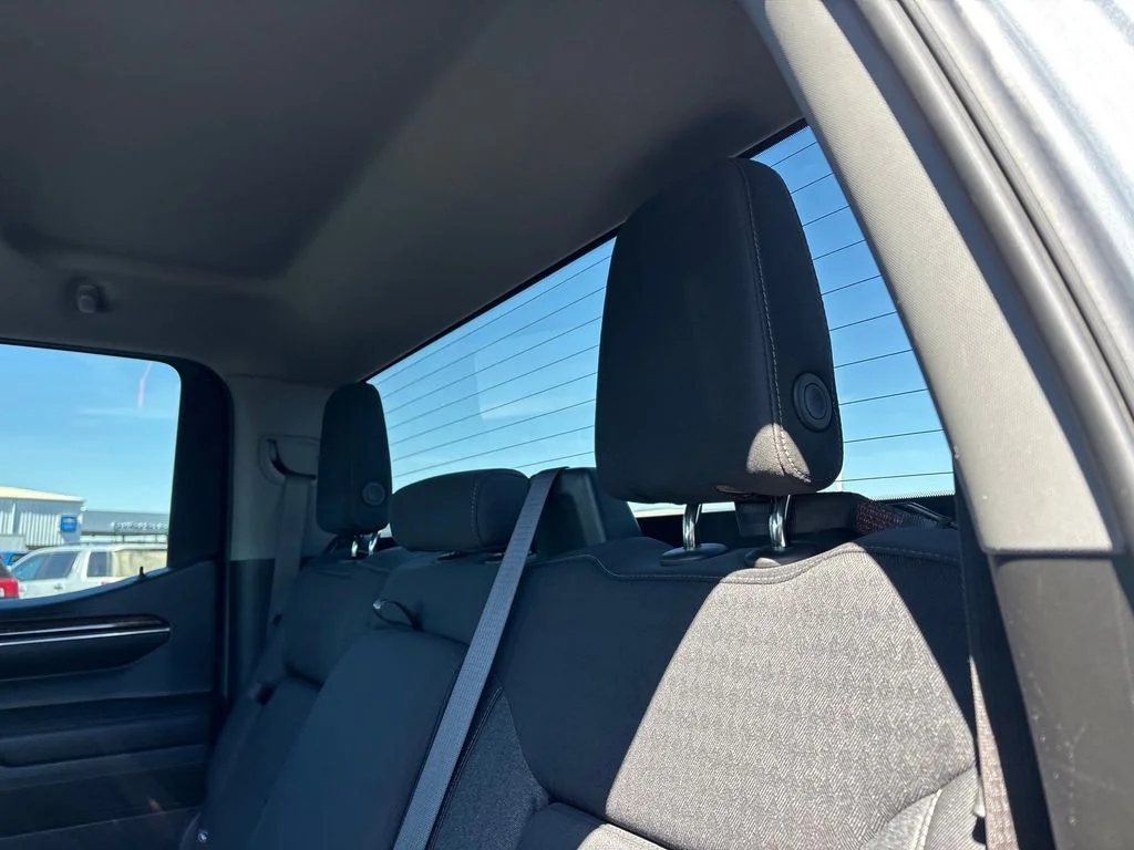 Used 2023 Silver GMC Elevation image 27