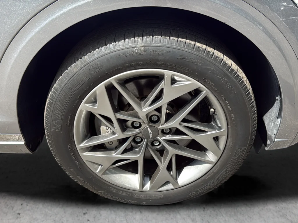 Used 2023 Silver Genesis 2.5T image 25