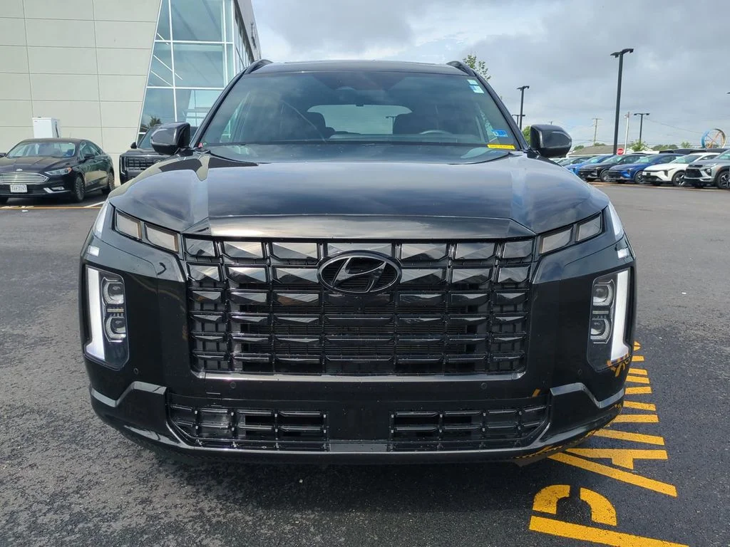 Used 2025 Black Hyundai Calligraphy Night Edition image 9