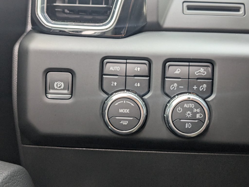 Used 2025 White Frost Tricoat GMC Denali image 22