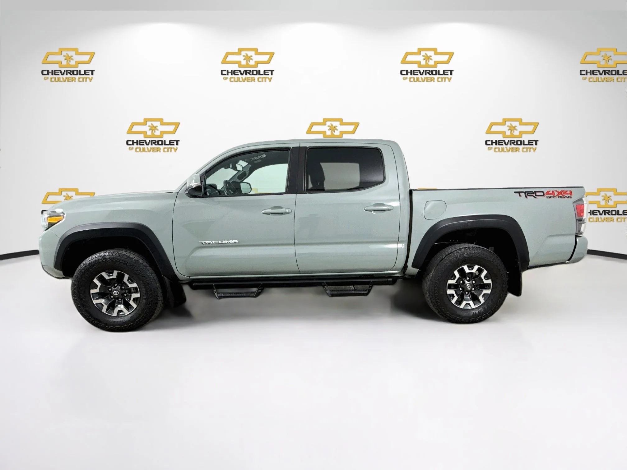 Used 2022  Toyota SR image 5