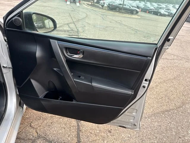 Used 2019 Silver Toyota SE image 22