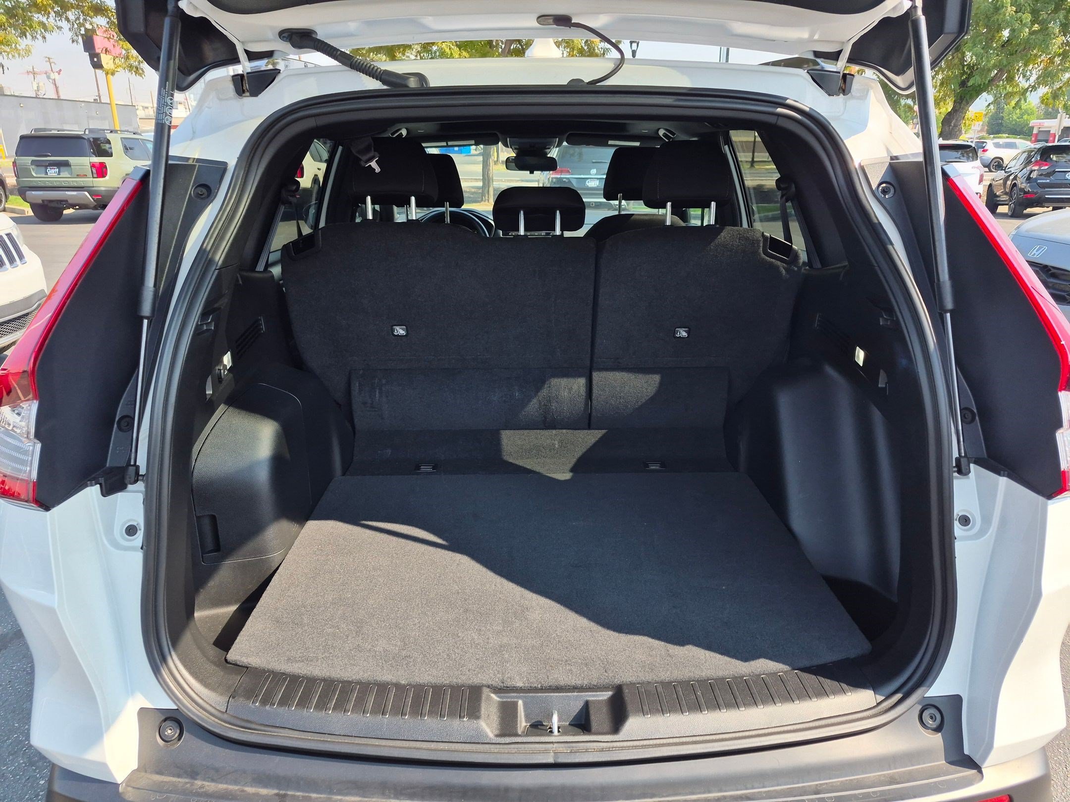 Used 2025 Platinum White Pearl Honda Sport image 27