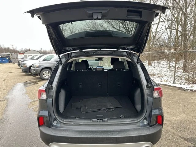 Used 2022 Blue Ford SE image 21