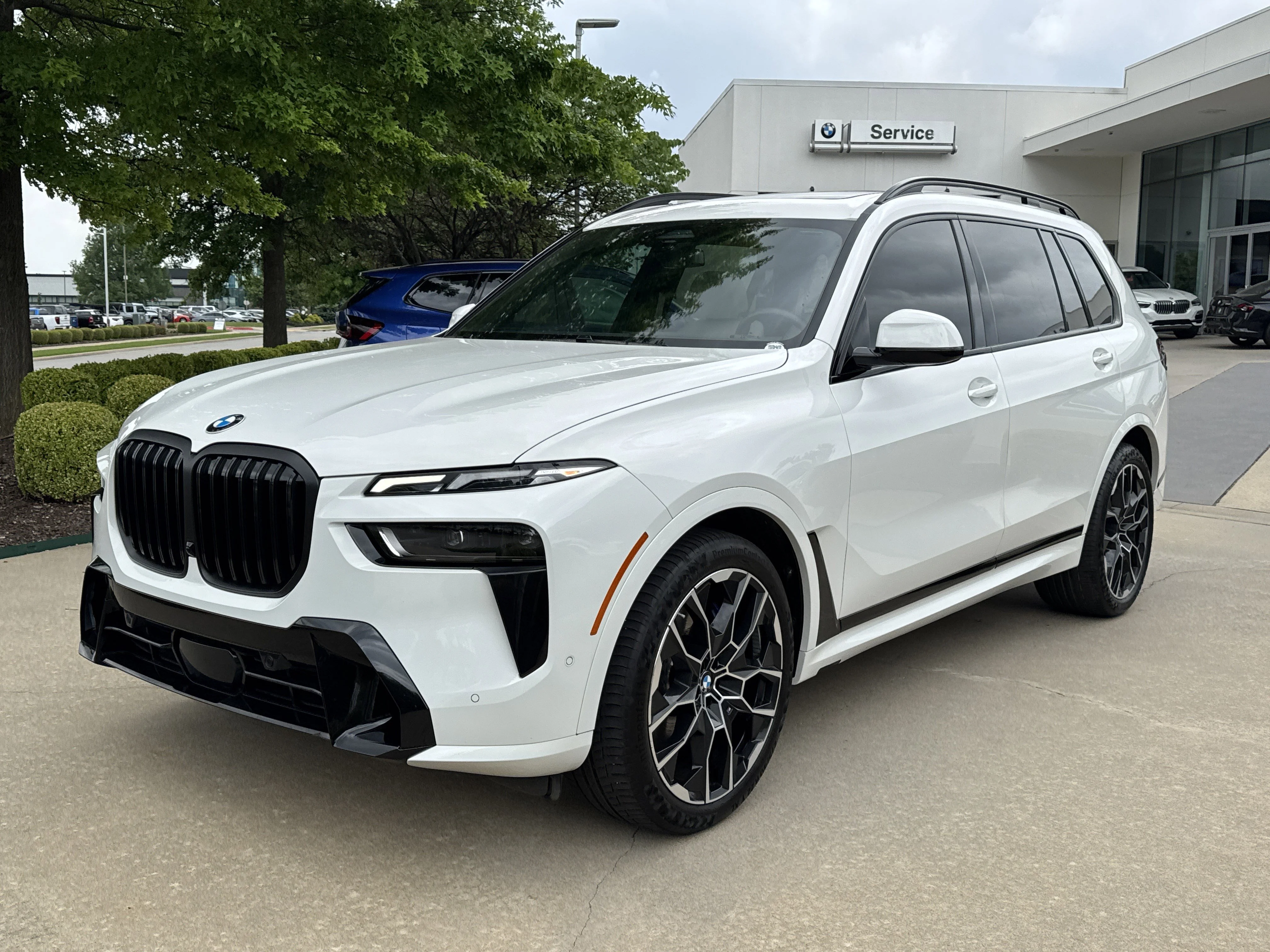 2023 BMW X7 xDrive40i's photo