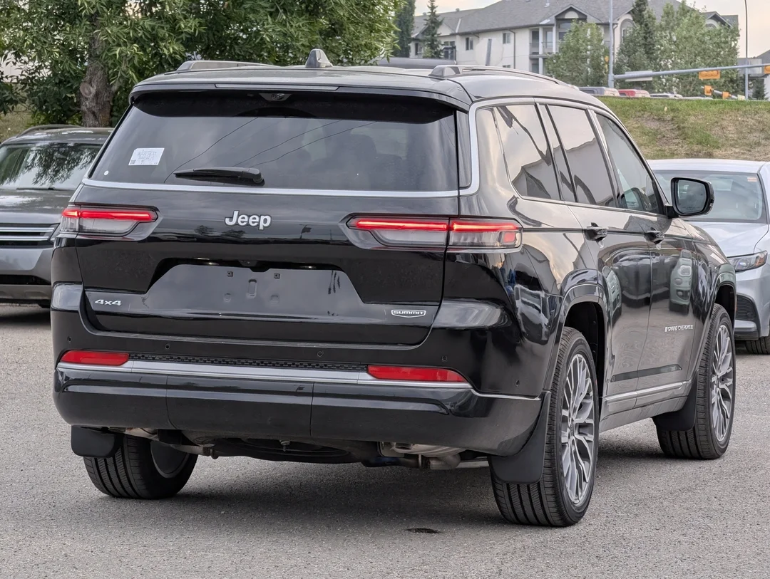 New 2026 Black Jeep Summit - - 4x4 - Dual- Pane Panoramic Sunroof - Trailer Tow Pkg - Palermo Leather & More! image 8