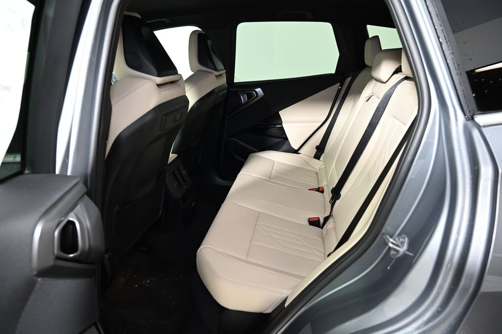 2026 BMW X3 30 - Photo 24