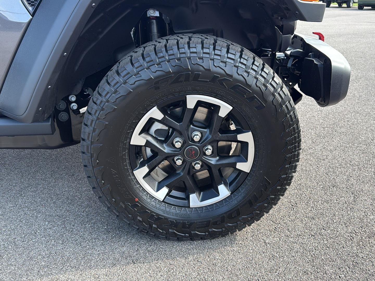 New 2026 Granite Crystal Metallic Clear-Coat Exterior Paint Jeep Rubicon image 12