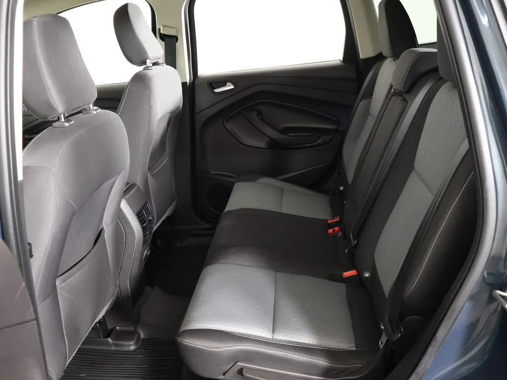 Used 2019 Green Ford SE image 30