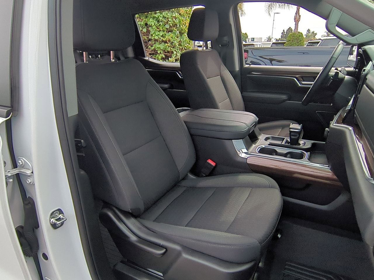 2025 Chevrolet Silverado 1500 LT Trail Boss - Photo 28