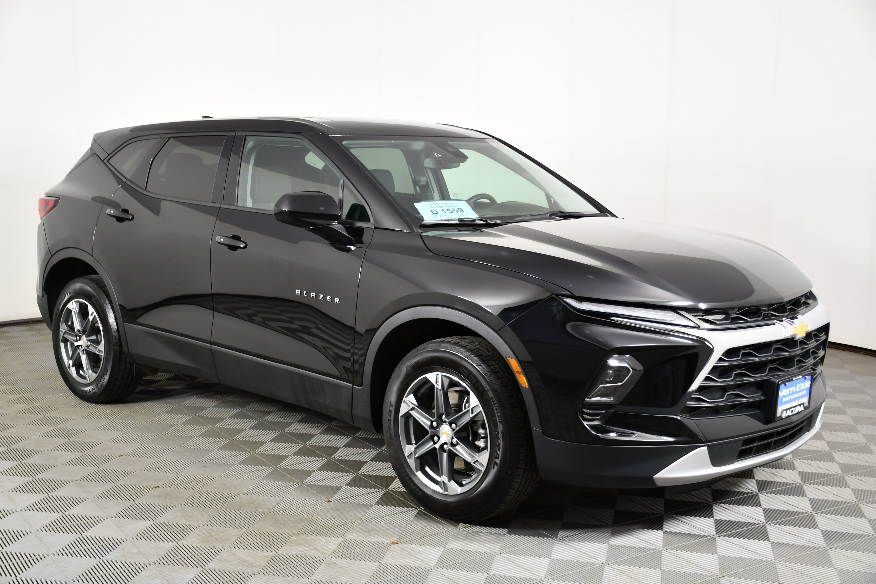 Used 2025 Black Chevrolet LT image 4
